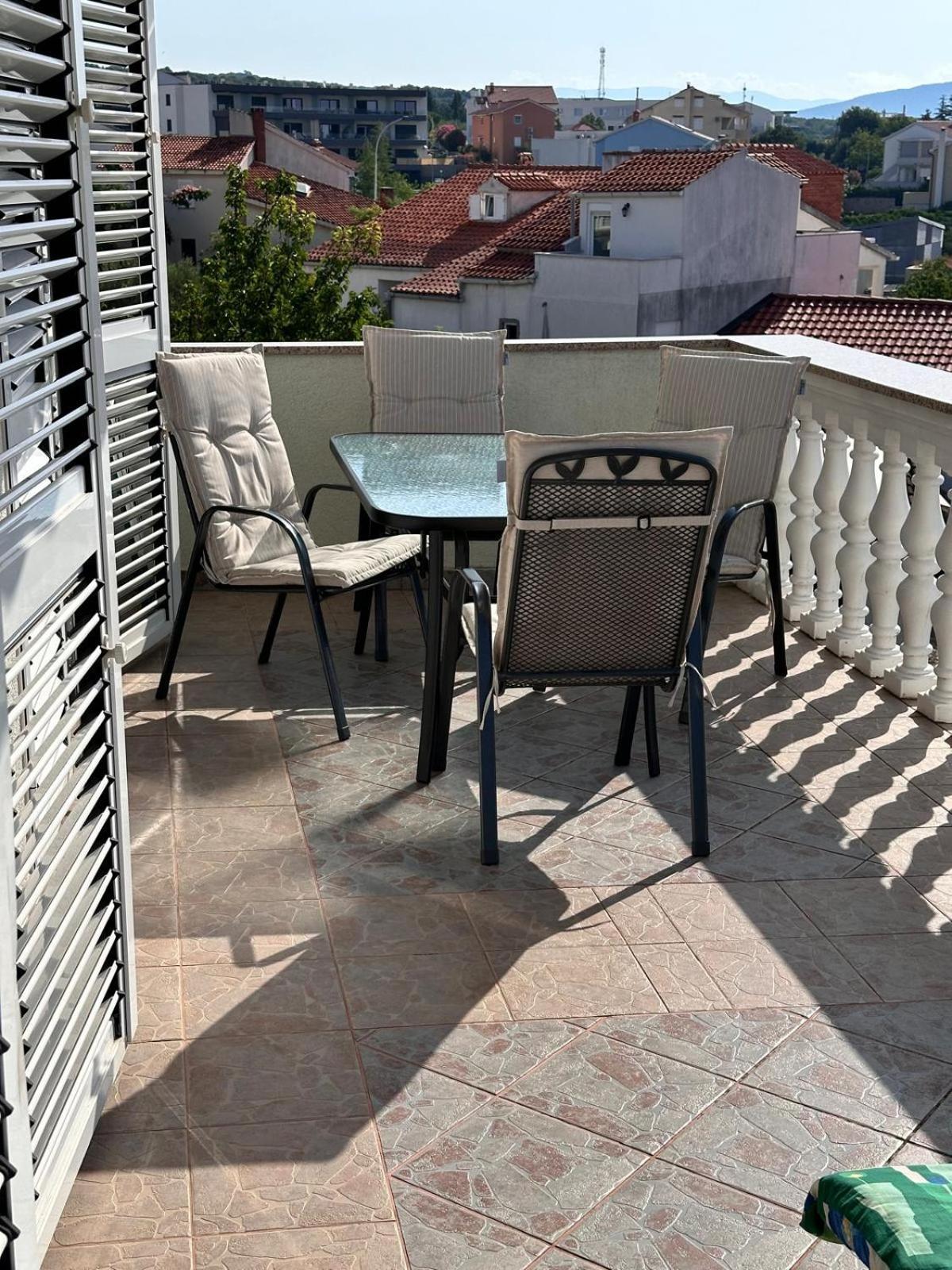 Apartmani Djurda Krk Town Buitenkant foto